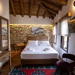 Vista Boutique Hotel *